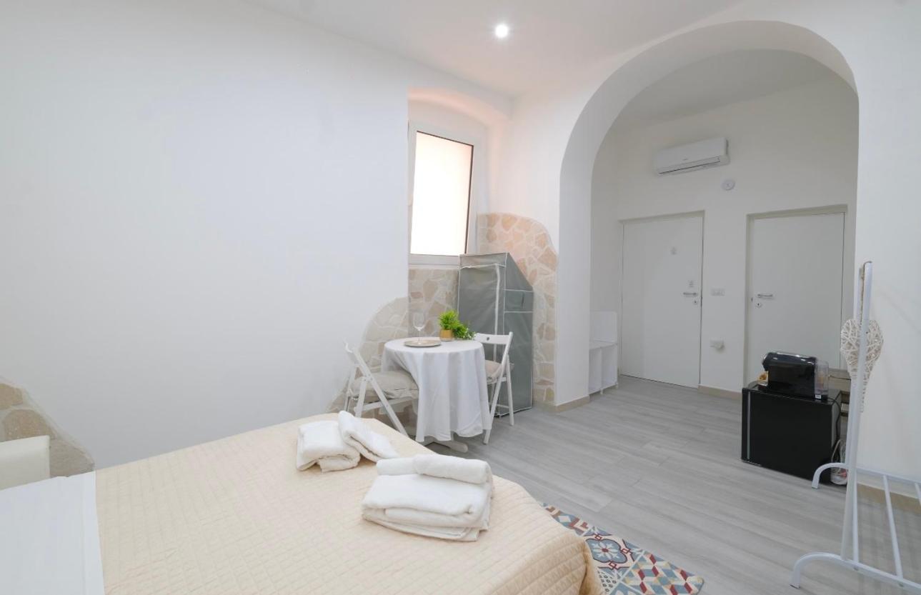 Antonia'S House Apartment Bari Bagian luar foto
