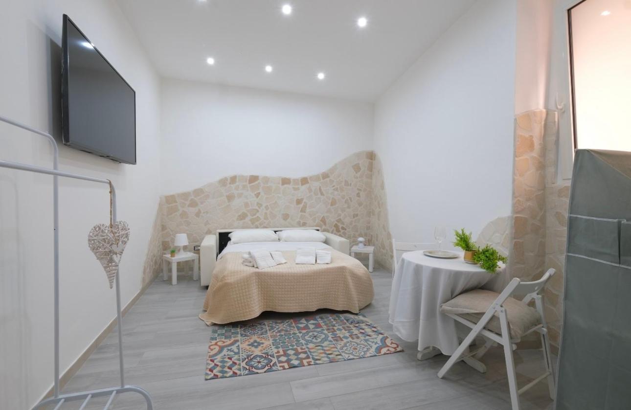 Antonia'S House Apartment Bari Bagian luar foto